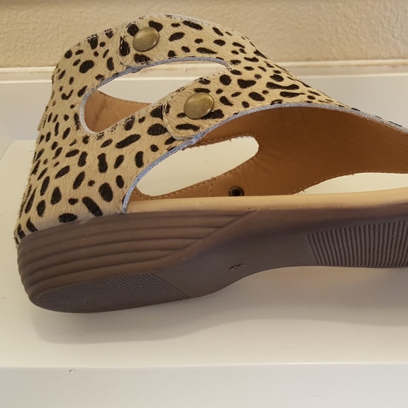 Animal print sandal - Picture 4 of 4